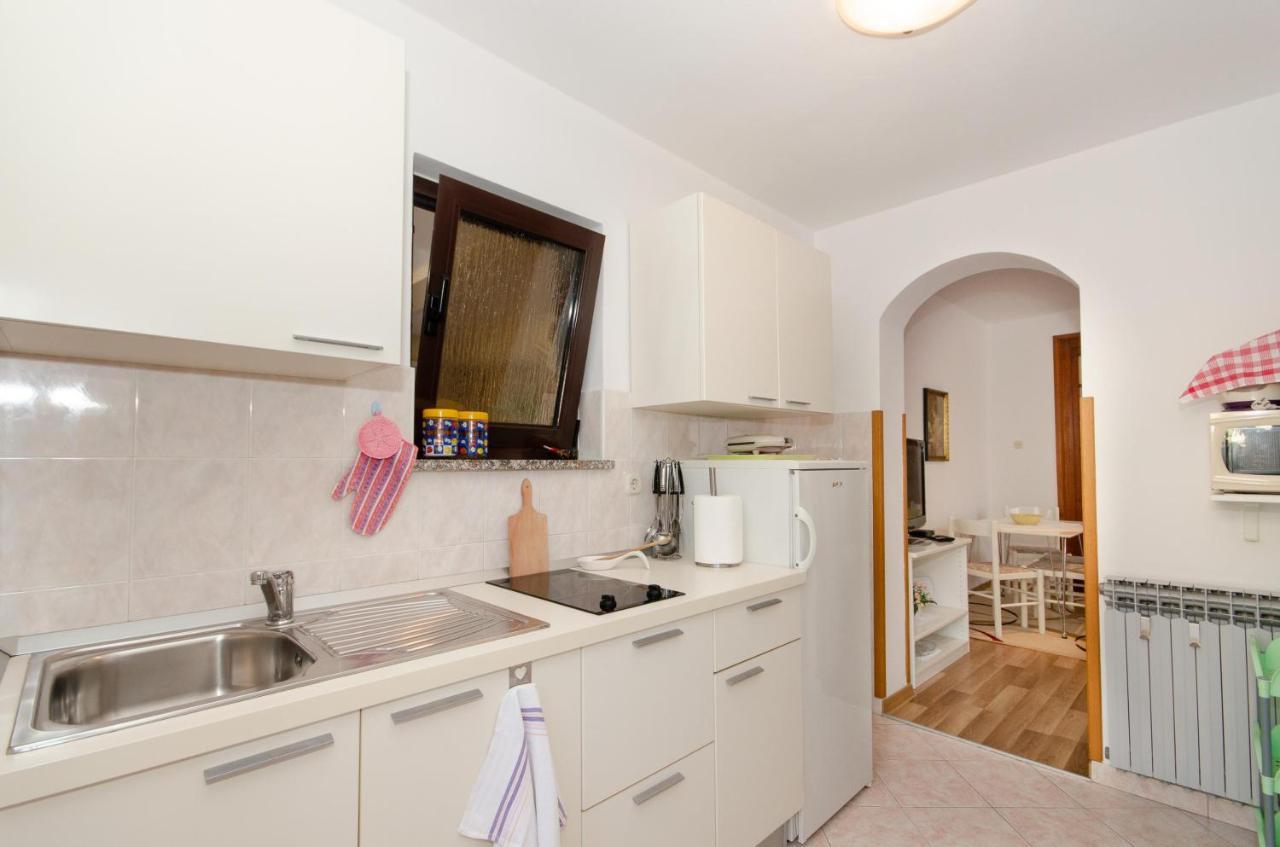 Apartments Bungavilia Ровінь Екстер'єр фото